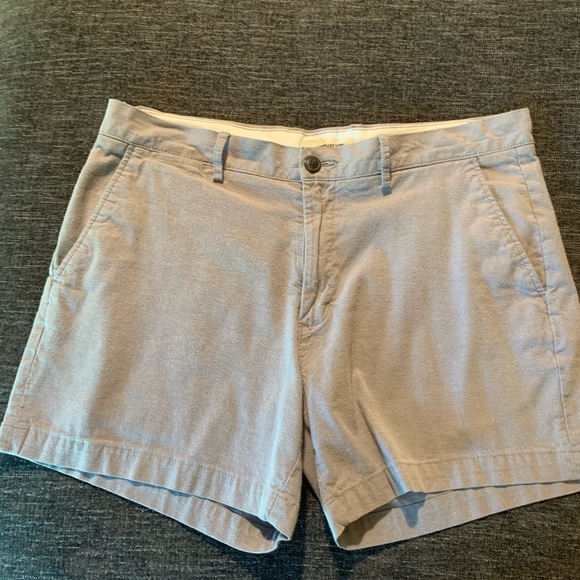 Goodthreads Men's Light Gray Flat Front Shorts - Picture 1 of 6
